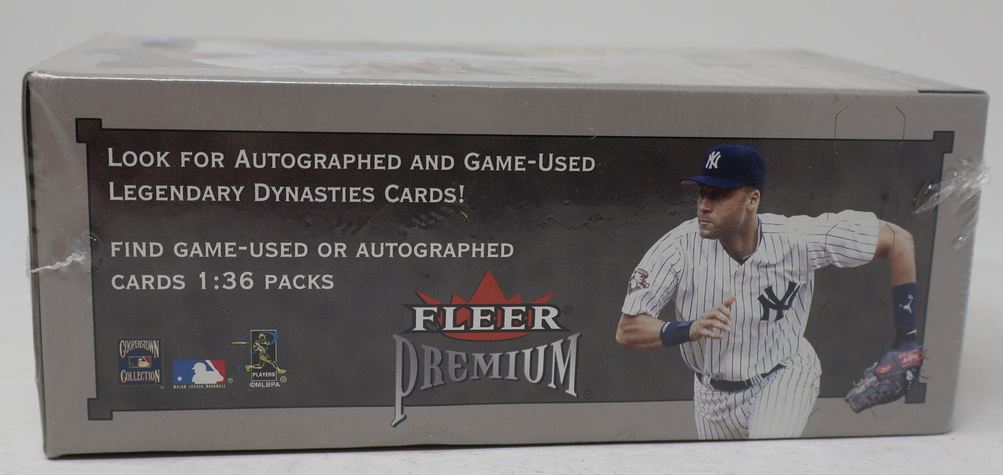2002 Fleer Premium Baseball Blaster Box (14/8)