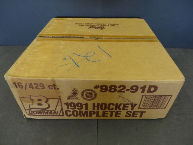 1991/92 Bowman Hockey Factory Set Case (16) Sets