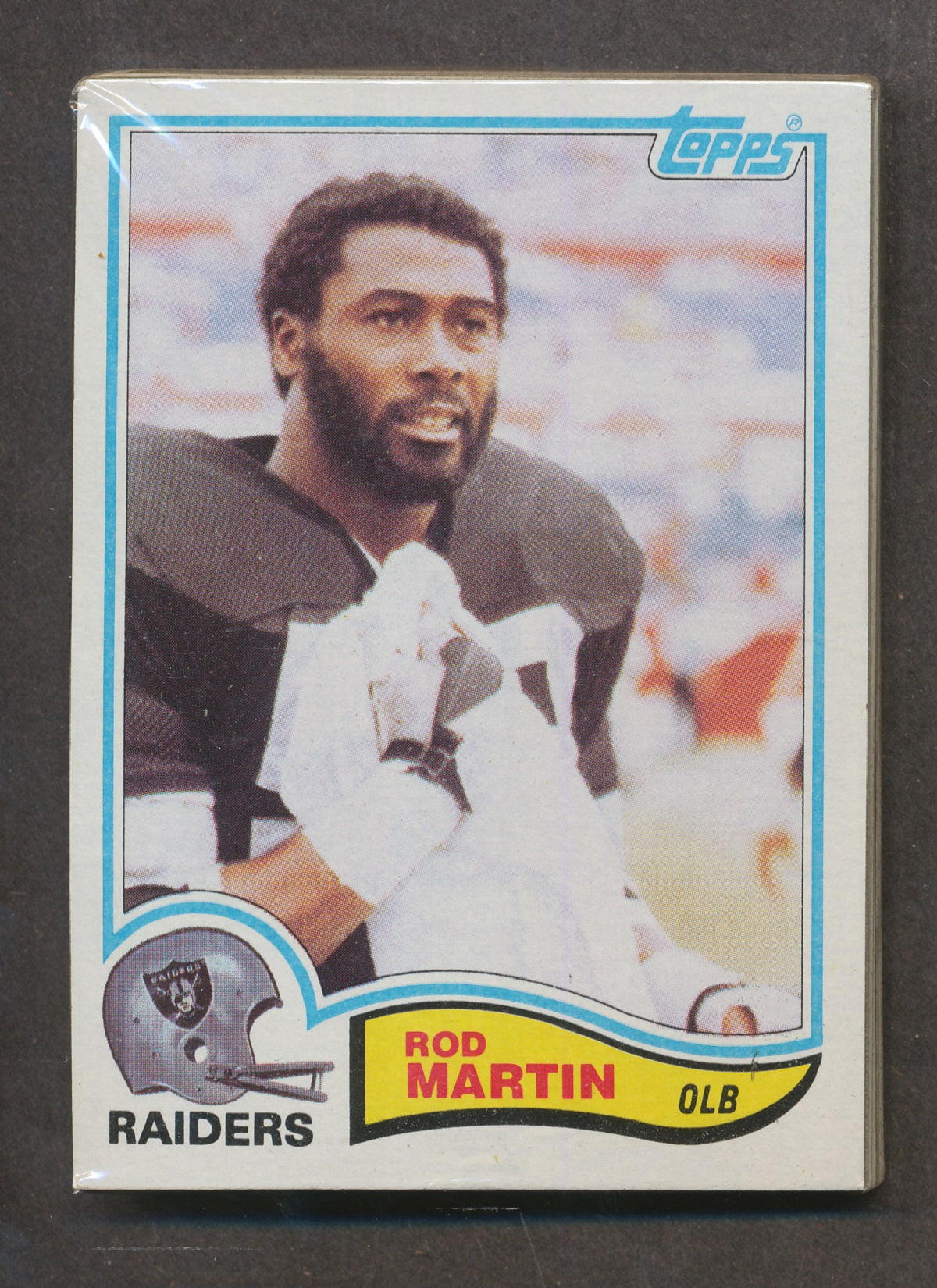 1982 Topps Football Unopened Grocery Cello Pack
