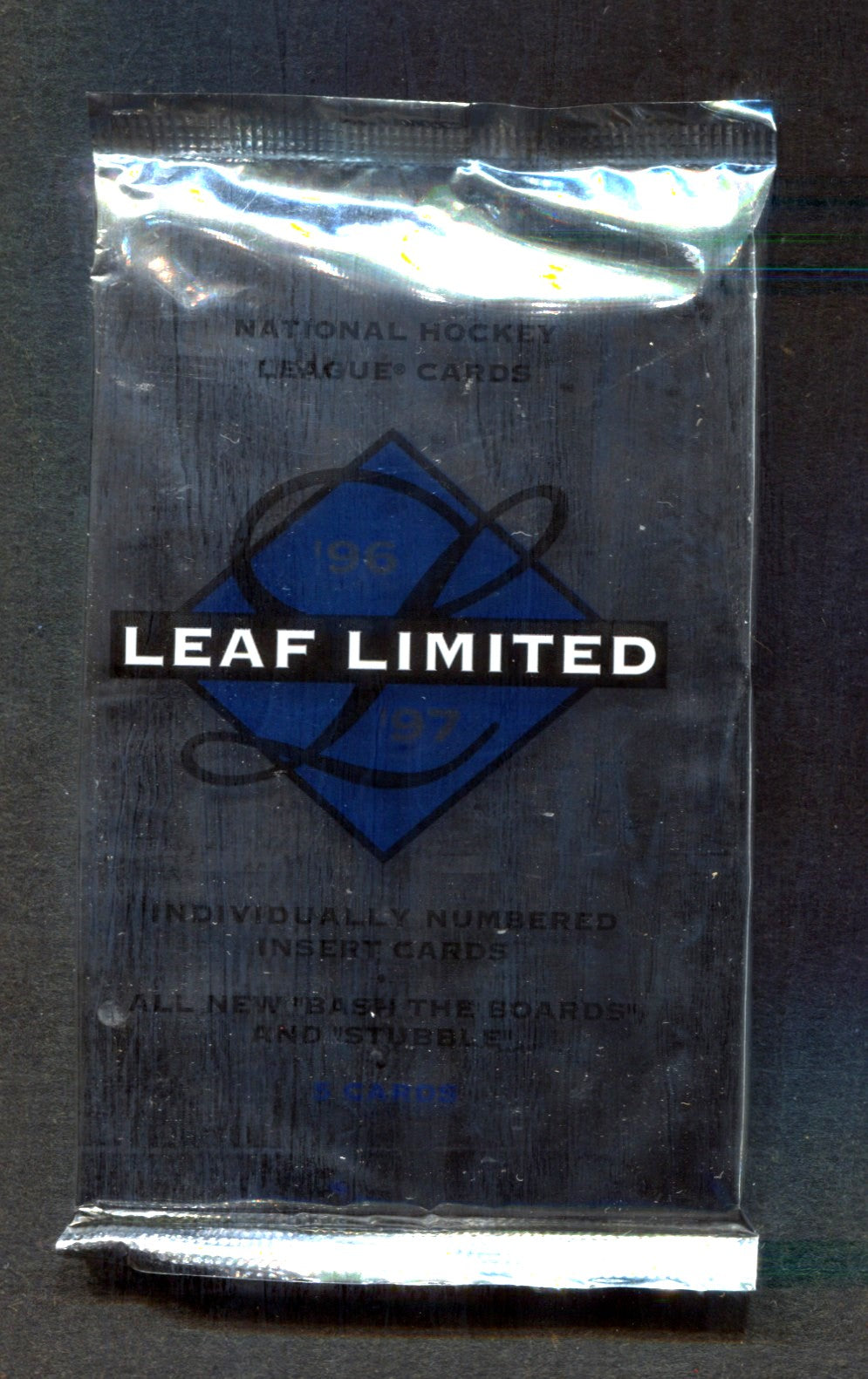 1996/97 Leaf Limited Hockey Unopened Pack (5)