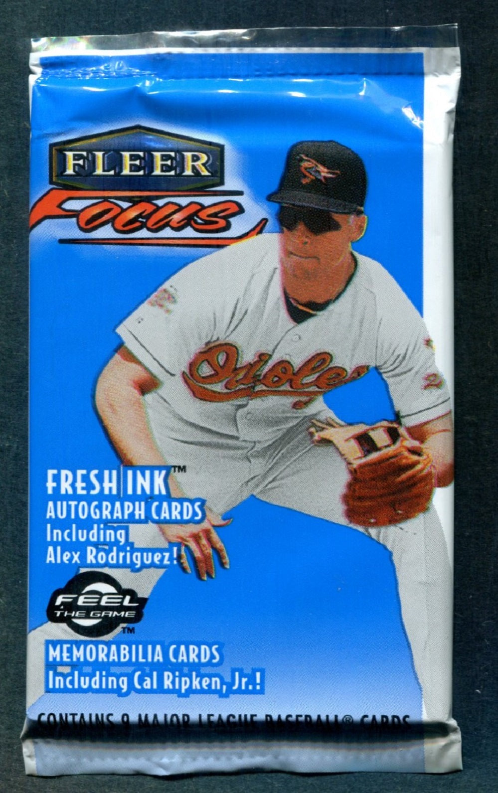 2000 Fleer Focus Baseball Unopened Pack (9 Cards)