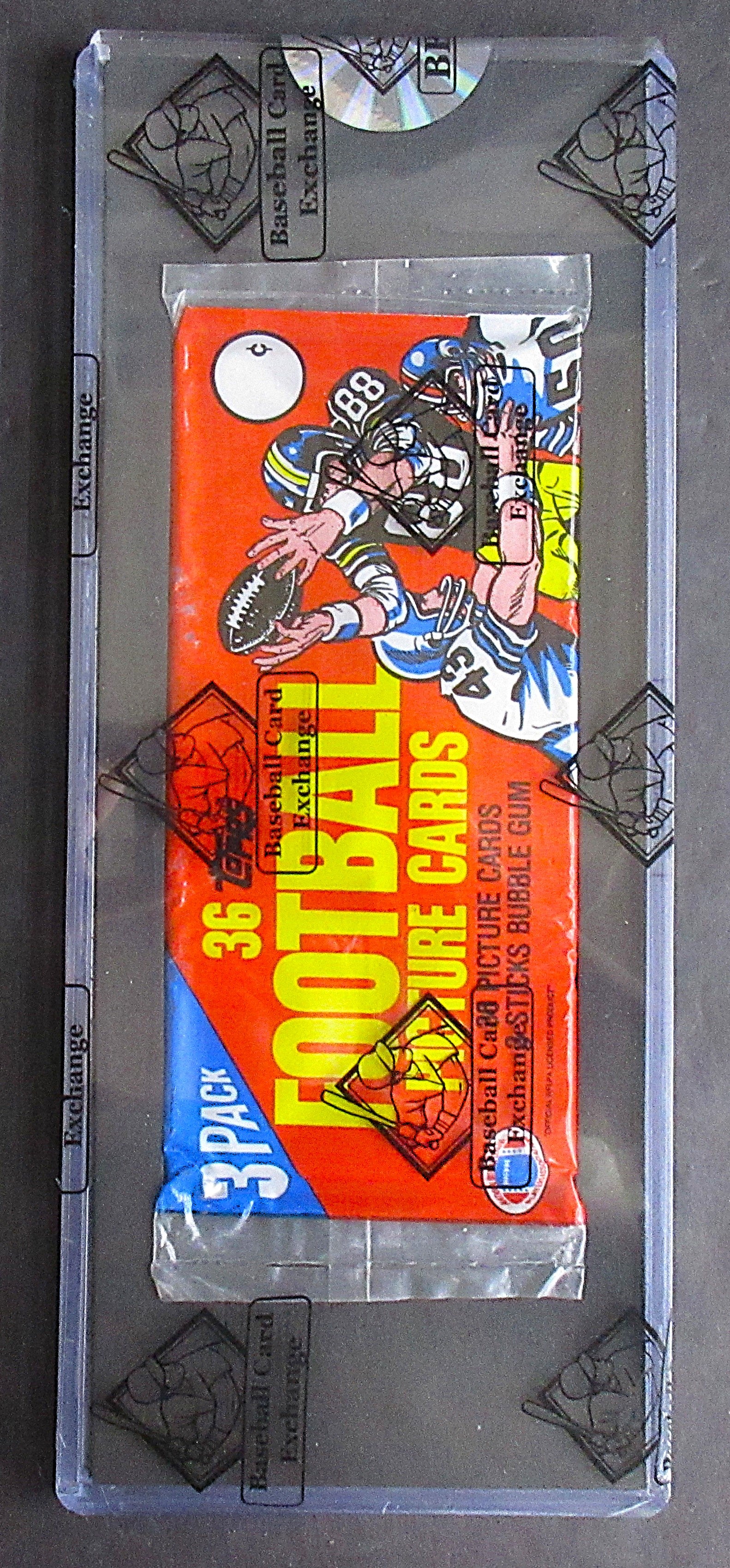 1982 Topps Football Unopened Grocery Rack Pack (Payton Brothers Back) (BBCE) (27375)