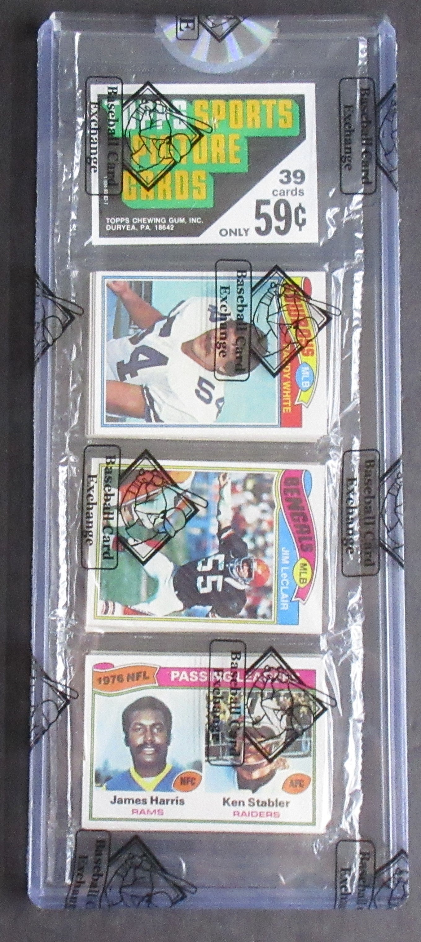 1977 Topps Football Unopened Rack Pack (Randy White Top) (BBCE) (27551)