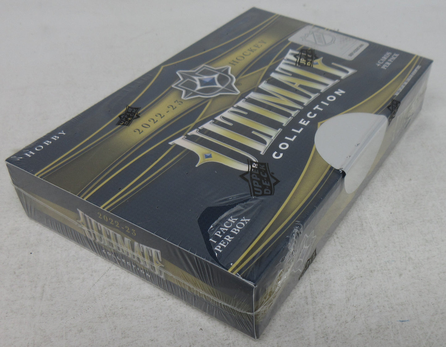 2022/23 Upper Deck Ultimate Collection Hockey Box (Hobby) (1/4)