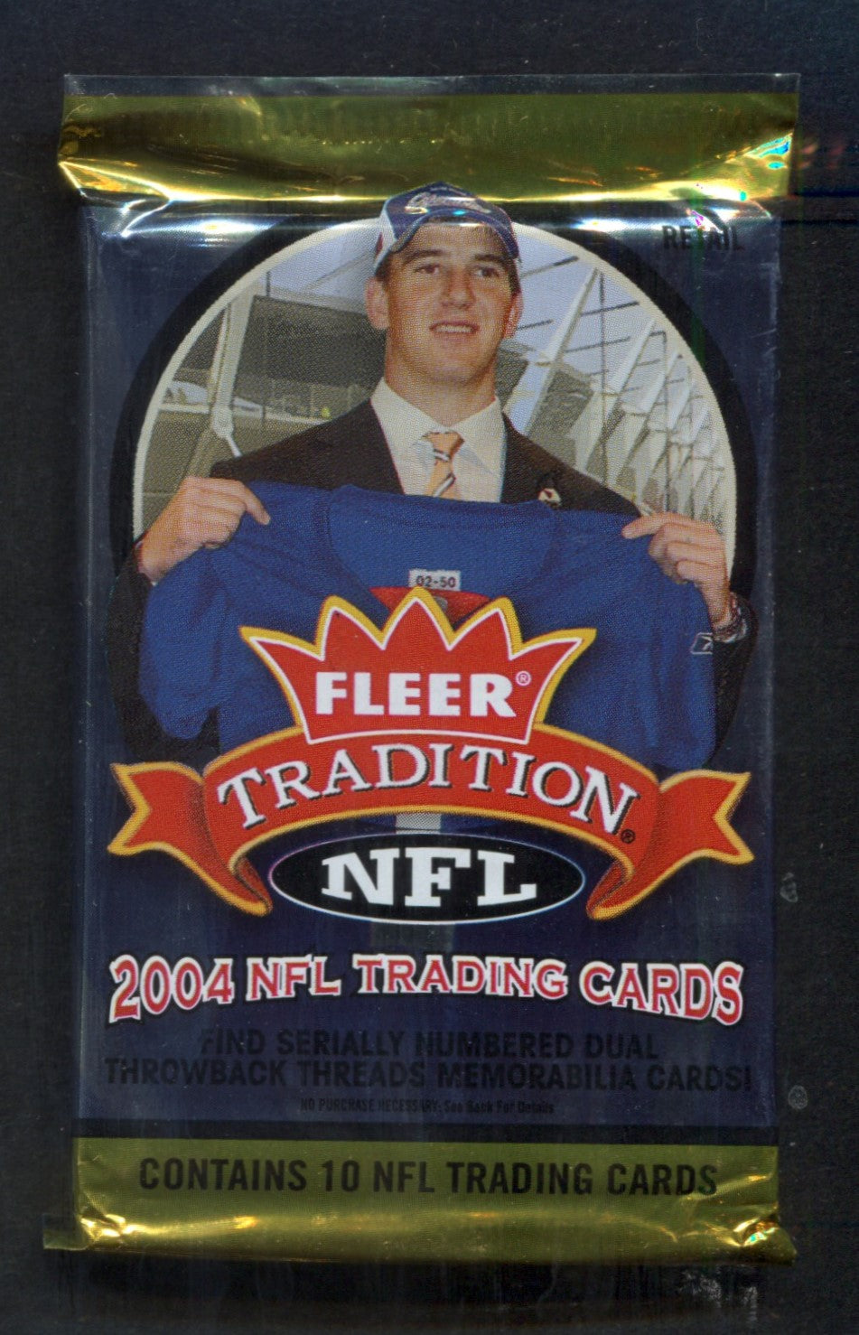 2004 Fleer Tradition Football Unopened Pack (Retail) (10)