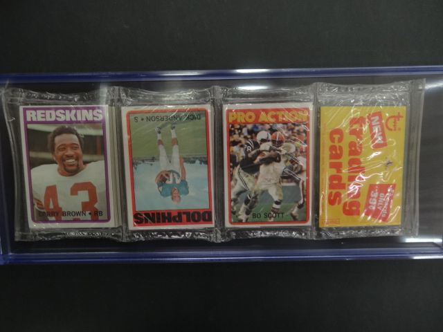 1972 Topps Football Unopened Series 1 Rack Pack (Authenticate)