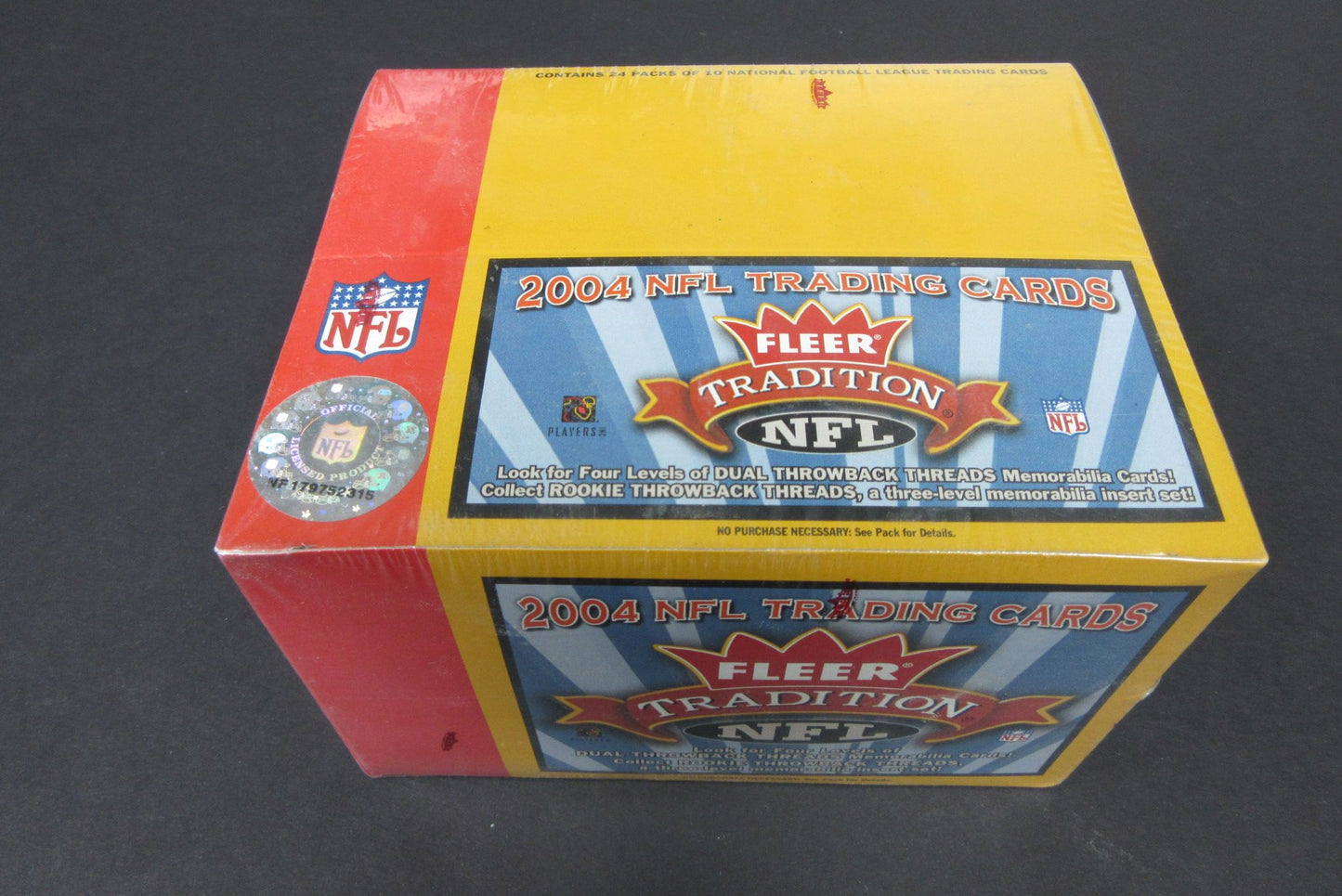 2004 Fleer Tradition Football Box (Retail)