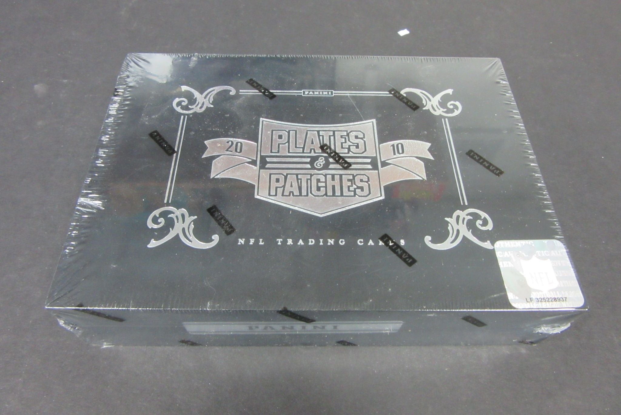 2010 Panini Plates & Patches Football Box (Hobby)